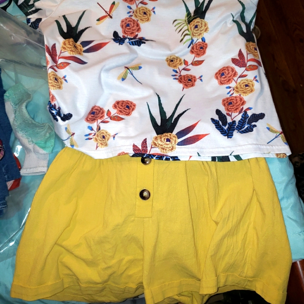 Top and high waist shorts